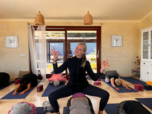 Der Firmenname ist Yogakasha Yoga & Retreats
